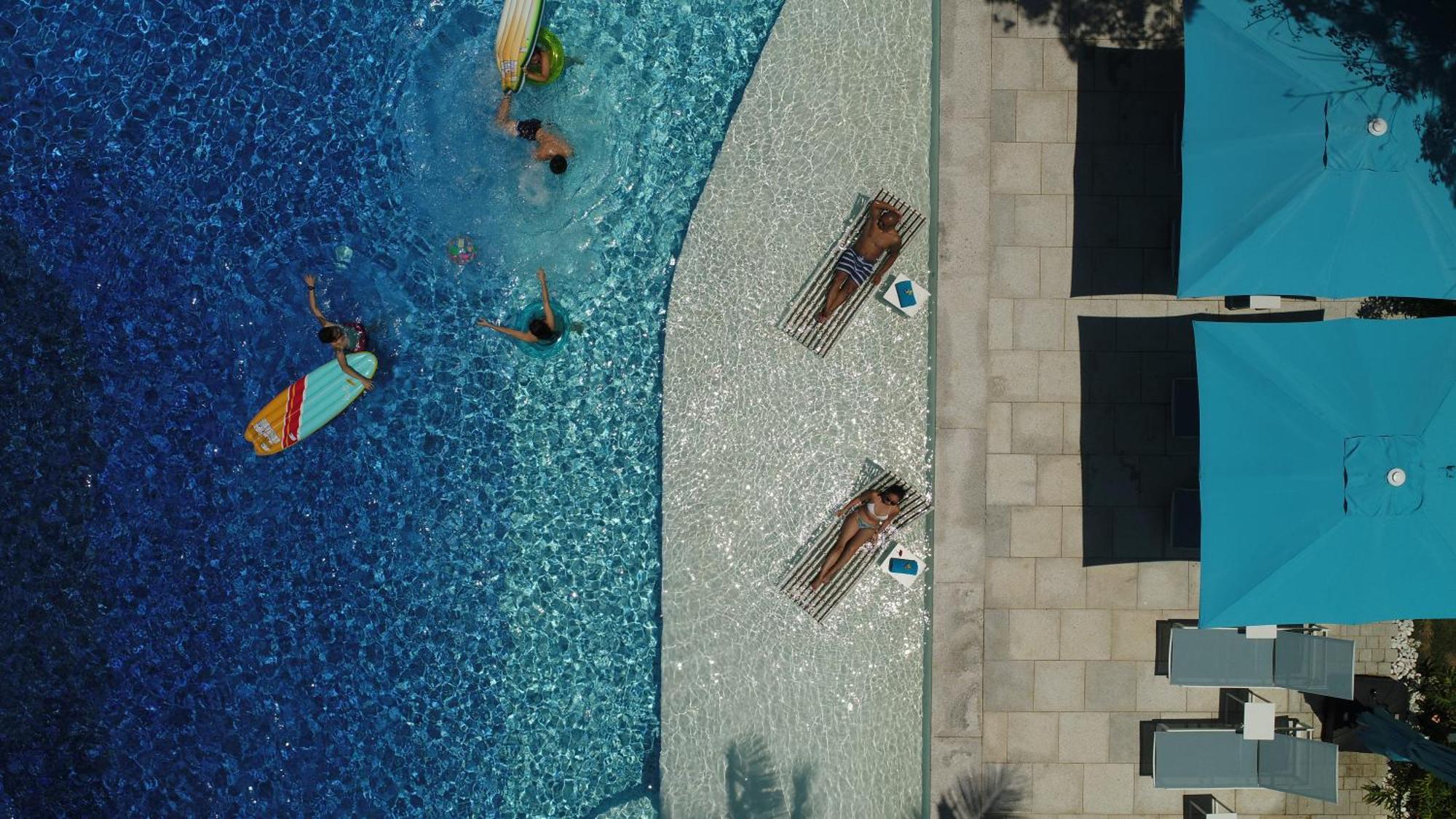 Tambuli Seaside Resort And Spa Lapu-Lapu City Exterior photo